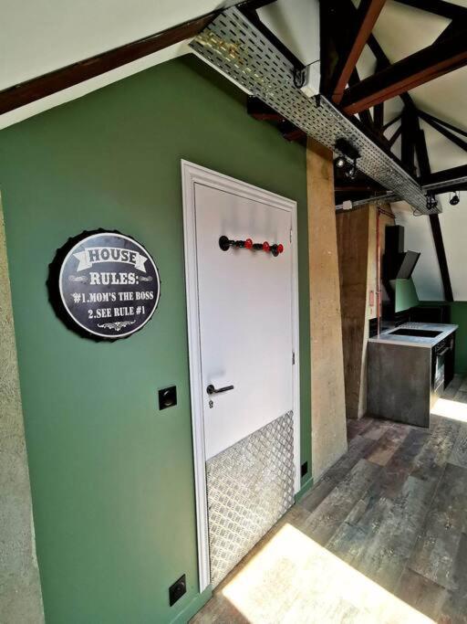 Logement Industriel & Atypique Ruan Exterior foto