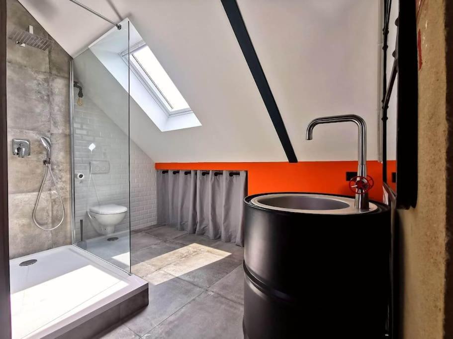 Logement Industriel & Atypique Ruan Exterior foto
