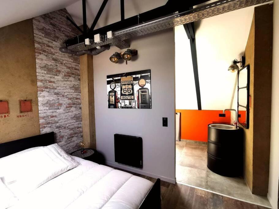 Logement Industriel & Atypique Ruan Exterior foto